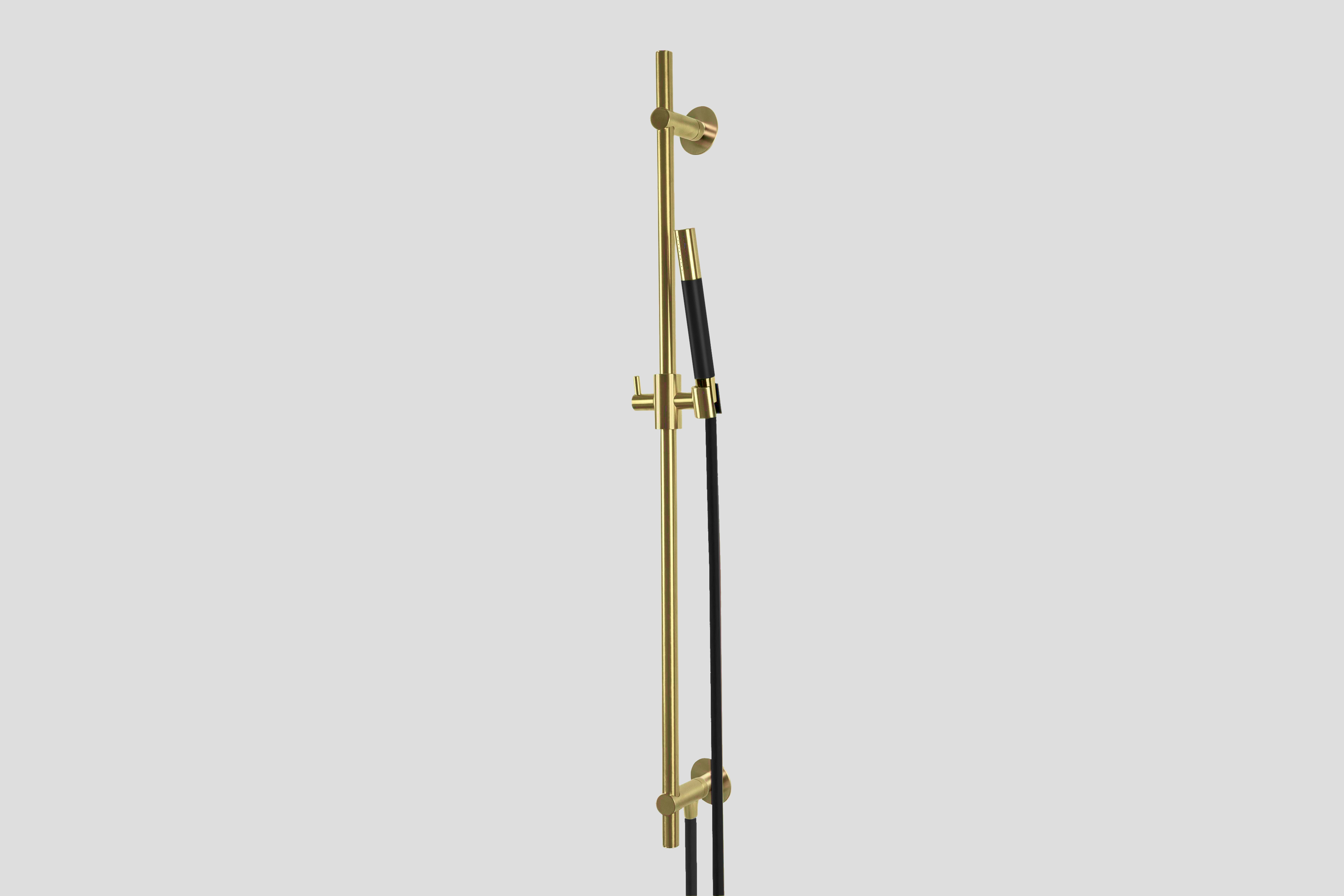 Lagoo Garda Glijstang messing m. ge┤ntegreerde wateruitlaat en handdouche staaf G5220BB Brushed Brass PVD