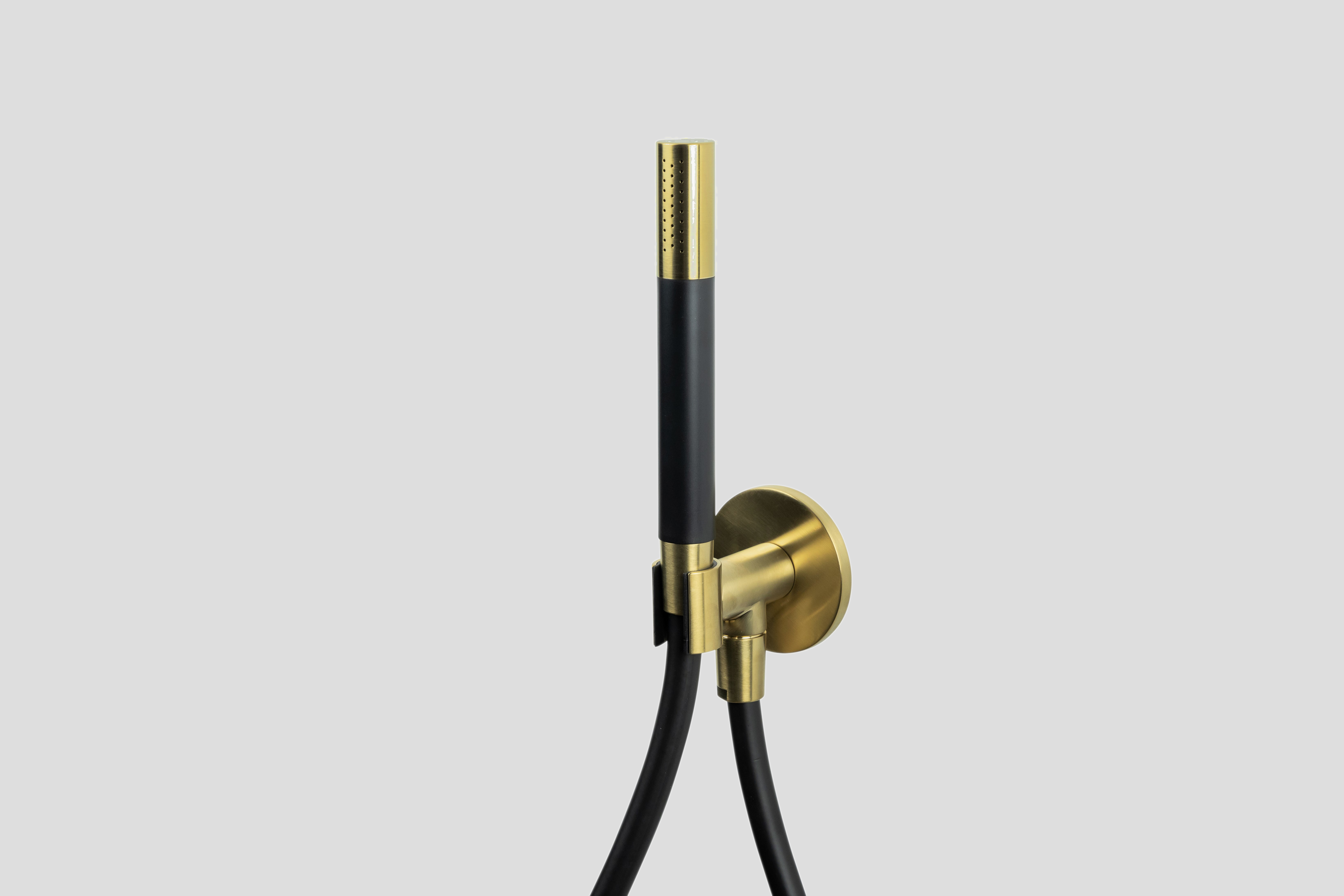 Lagoo Garda handd.houder met wanduitlaat handd. staaf en doucheslang 150 cm G2240BB Brushed Brass PVD
