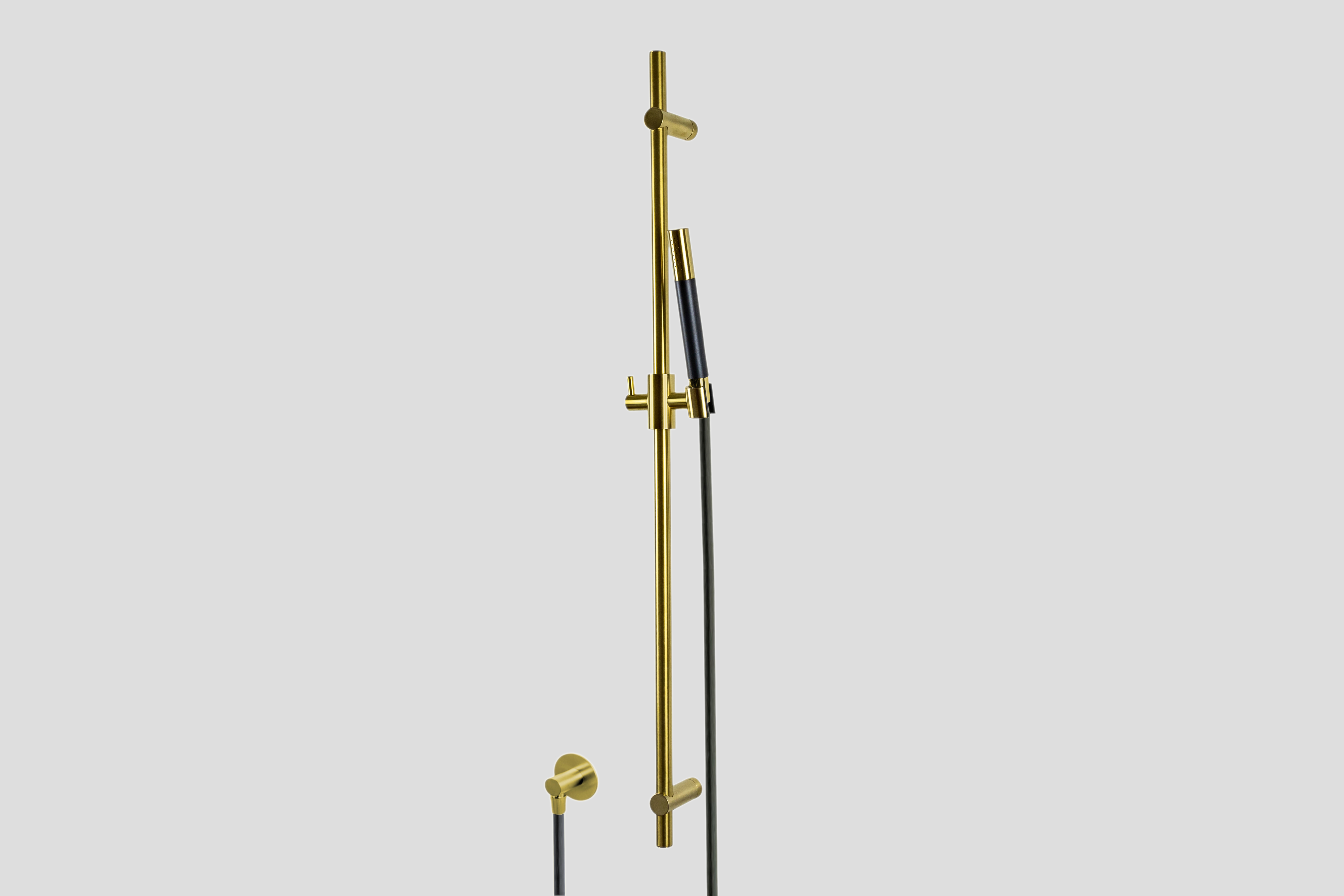 Lagoo Garda glijstang met wanduitlaat handdouche staaf en doucheslang G5210BB Brushed Brass PVD